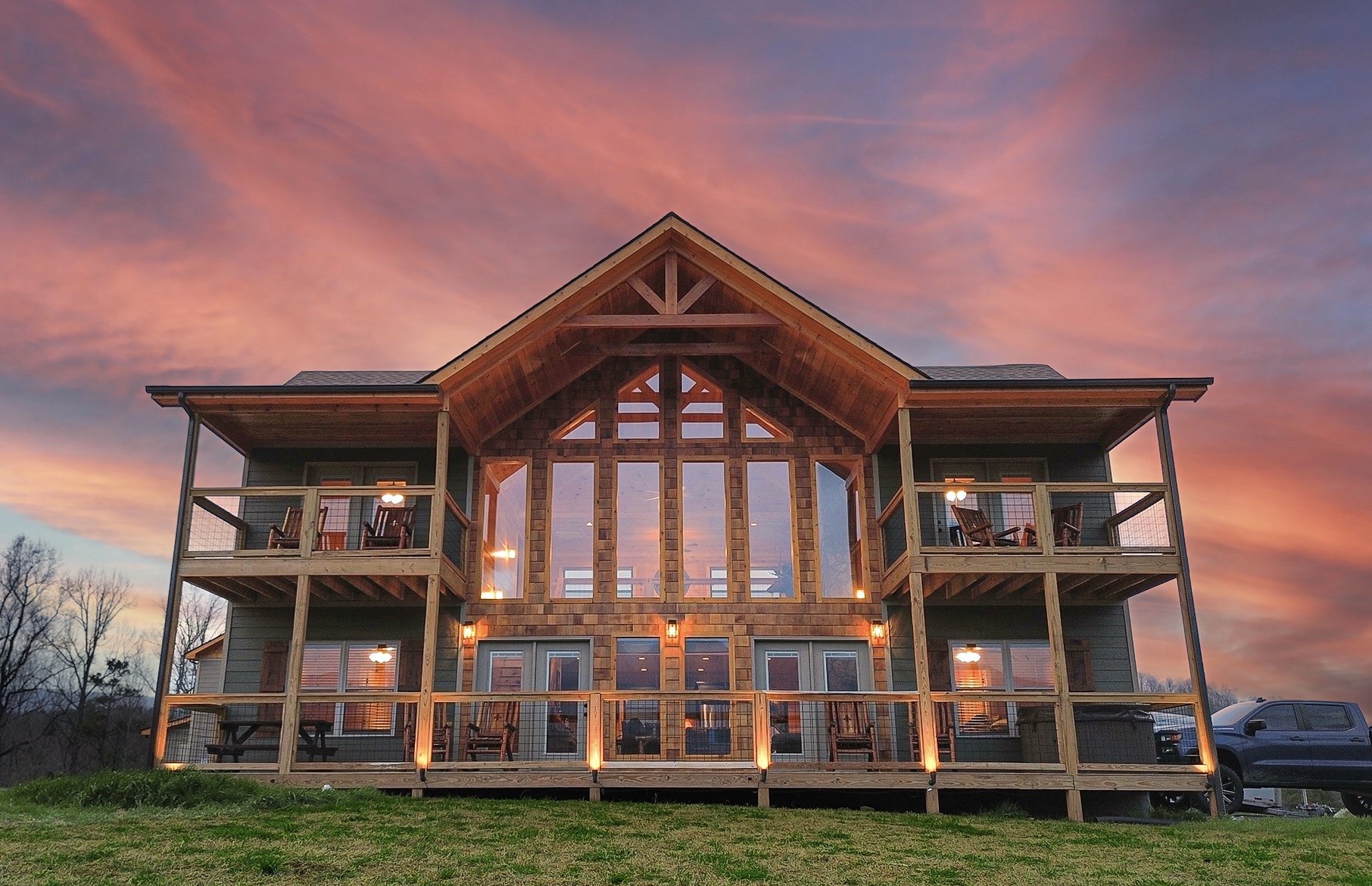 Smoky Woods Lodge photo 2