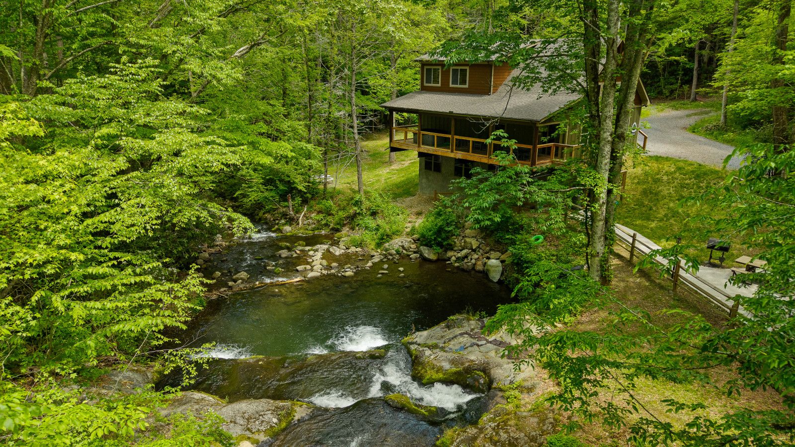 Swimming Hole Cabin photo 1
