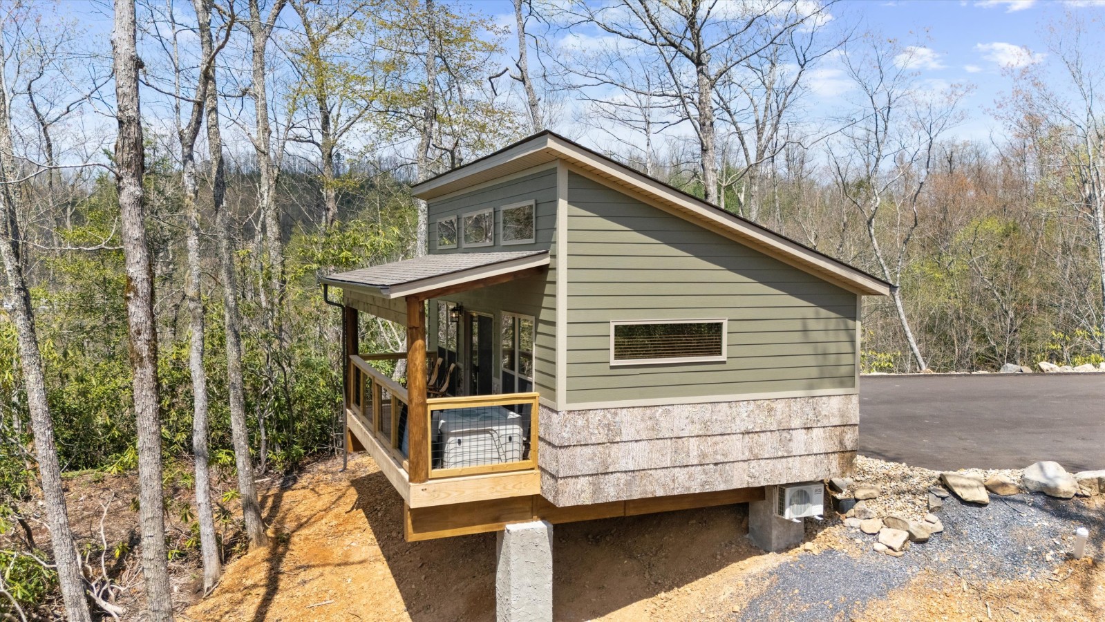Trailhead Lodge #7